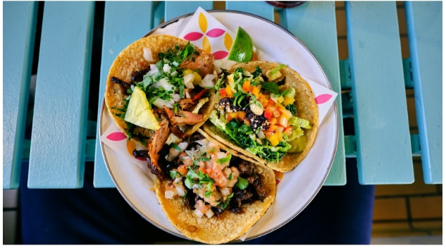 What To Expect When You Book Taco Truck Catering in Aurora